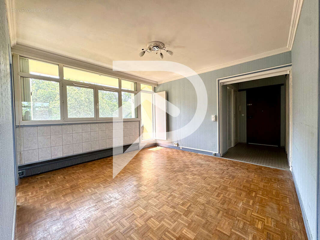 Appartement à VERNEUIL-SUR-SEINE