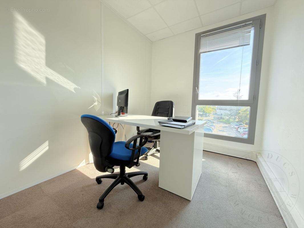 Commerce à FRANCHEVILLE