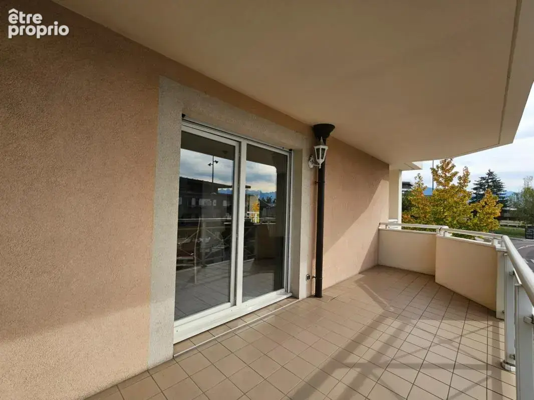 Vétraz Monthoux - Proximité Genève - T3 au dernier étage - 75 m² - Terrasse - Balcon - Garage fermé – Cave - photo 10
