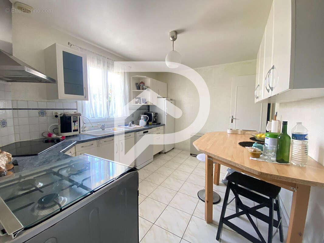 Maison à LE PLESSIS-BELLEVILLE