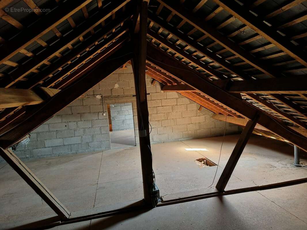 Maison à LA MENITRE