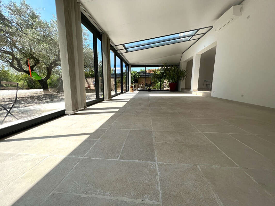 Maison à SAINT-MARTIN-DE-CRAU