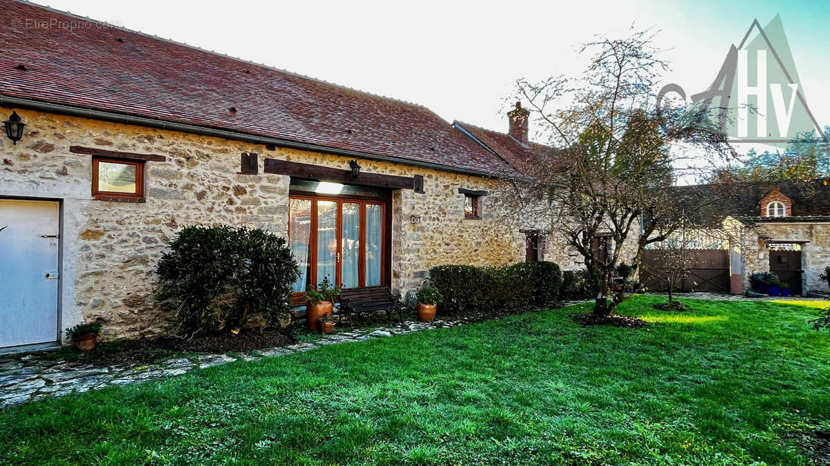 Maison à THOURY-FEROTTES