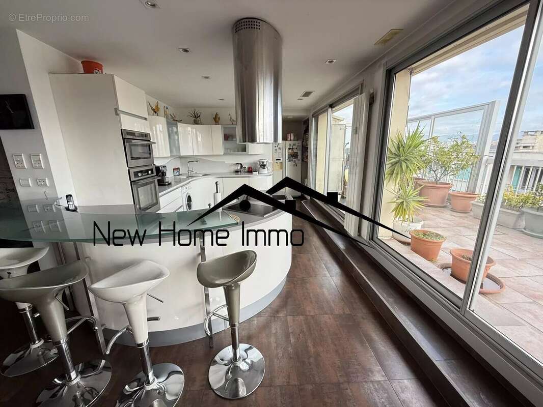 Appartement à MARSEILLE-6E