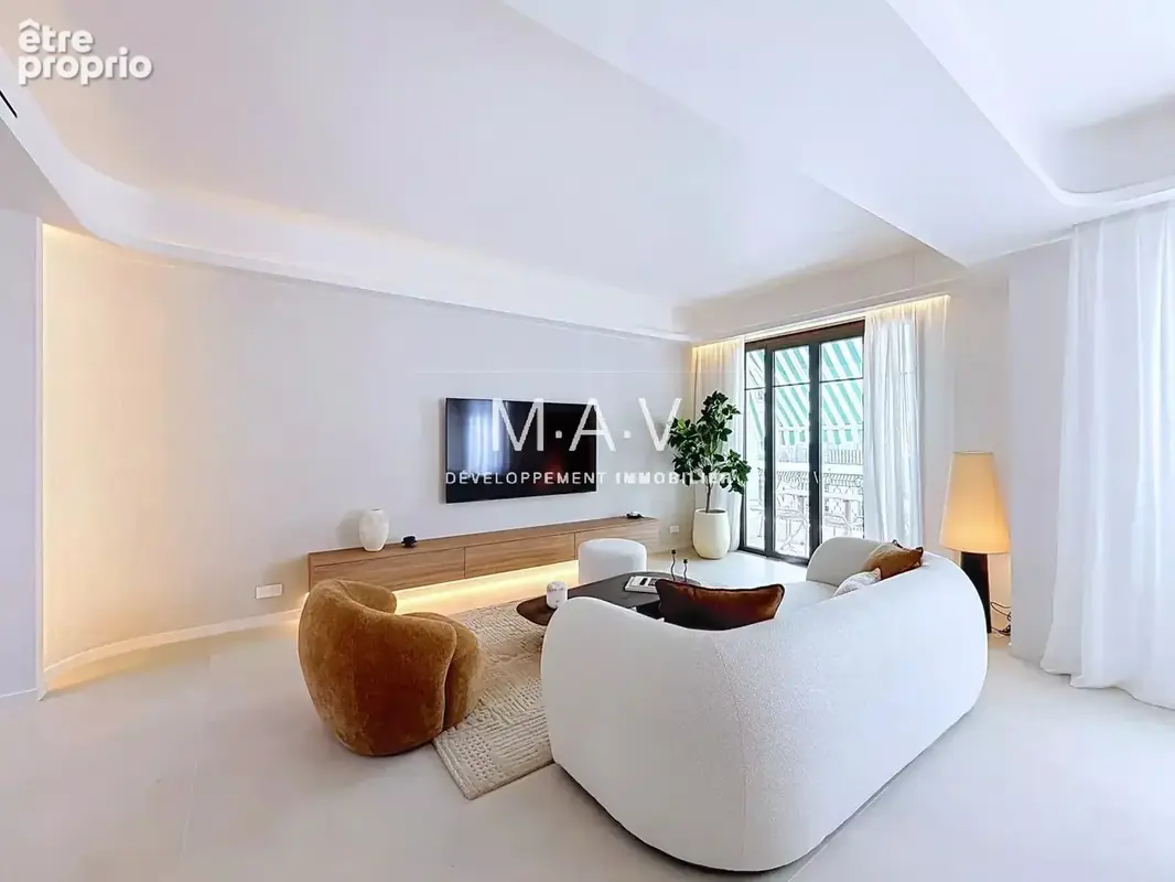 Nice/victor hugo - appartement 3 pièces 87 m2 luxueusement rénové balcon au calme - photo 9