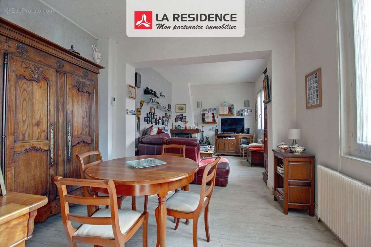 Maison à SAINT-ETIENNE-DU-ROUVRAY