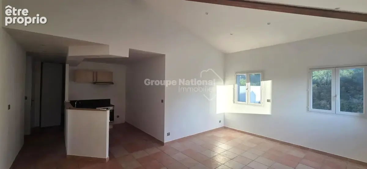 LE ROVE! Dans résidence récente au calme à flanc de collines, bel appartement de type 3 de 64 m² au 1er étage d'une petite copro - photo 3