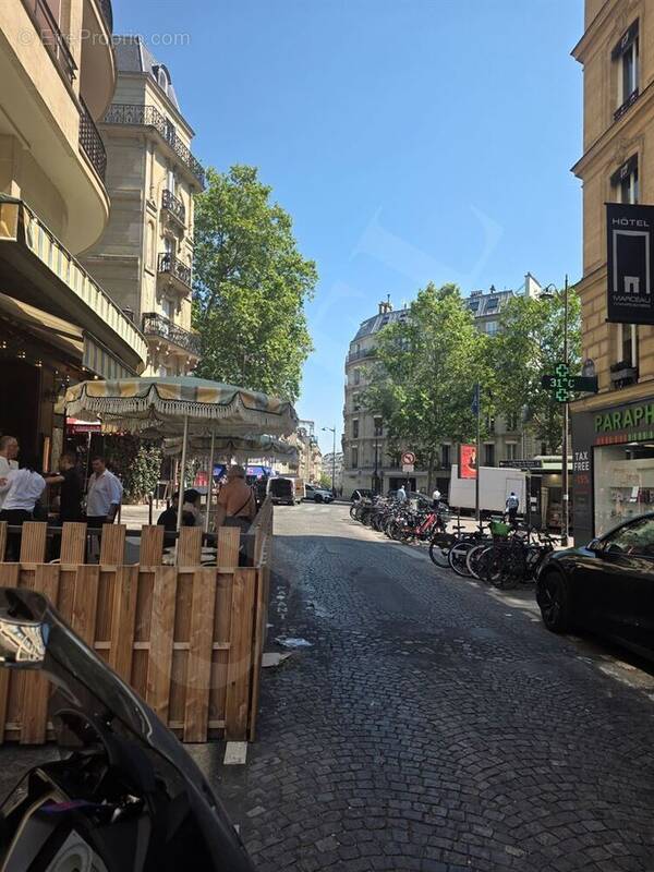 Parking à PARIS-16E