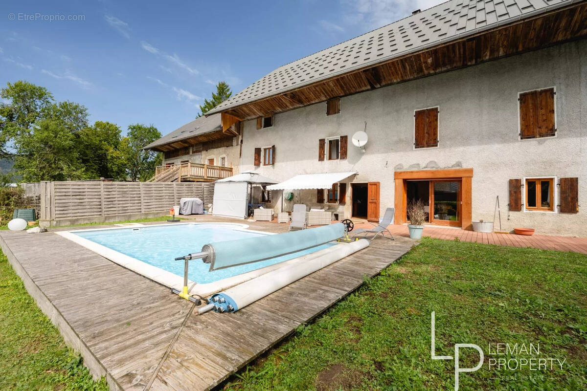 Maison à BELLECOMBE-EN-BAUGES