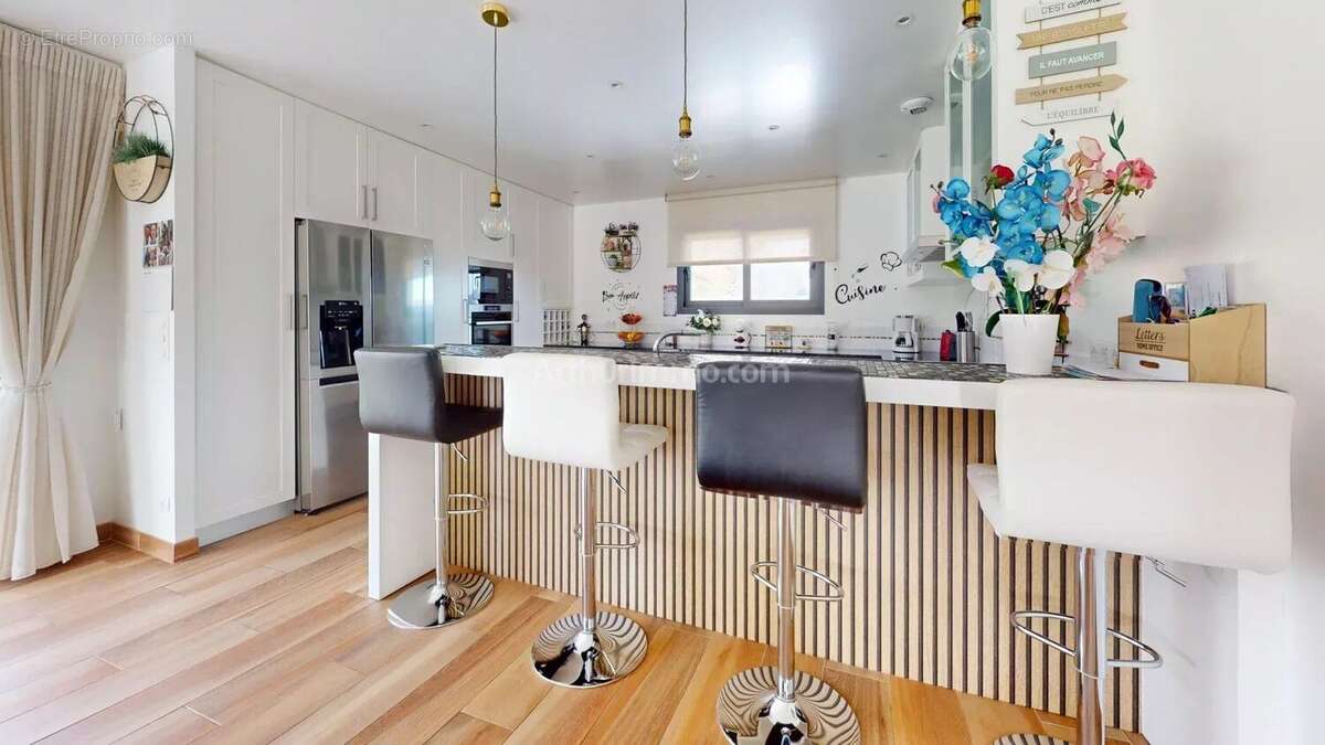 Appartement à POUEYFERRE