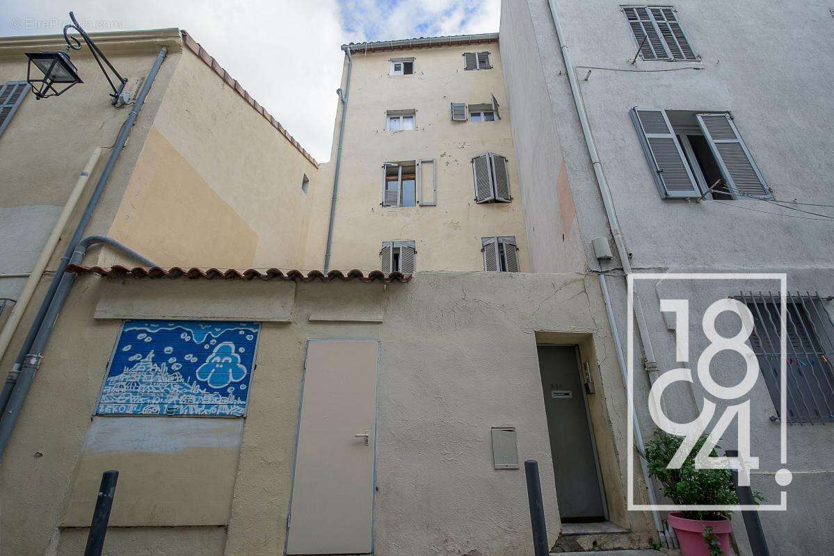 Appartement à MARSEILLE-2E