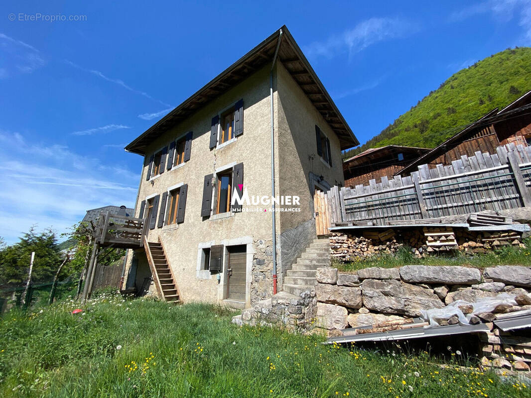 Maison à TANINGES