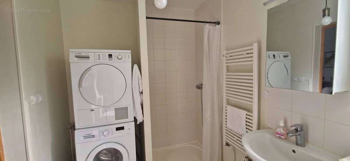 Maison à VENEUX-LES-SABLONS