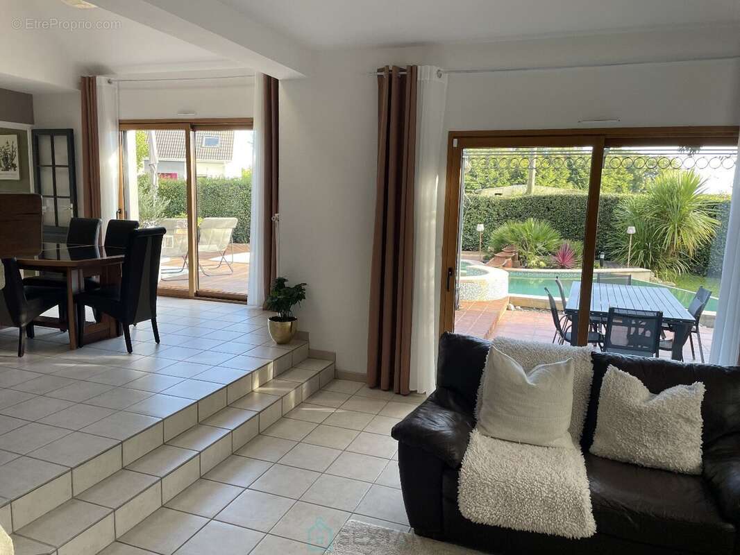 Maison à SAINTE-MARGUERITE-SUR-DUCLAIR