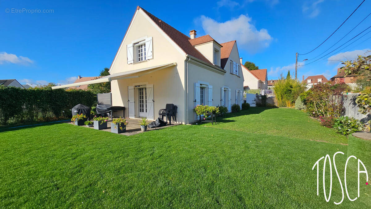 Maison à LE CHATELET-EN-BRIE