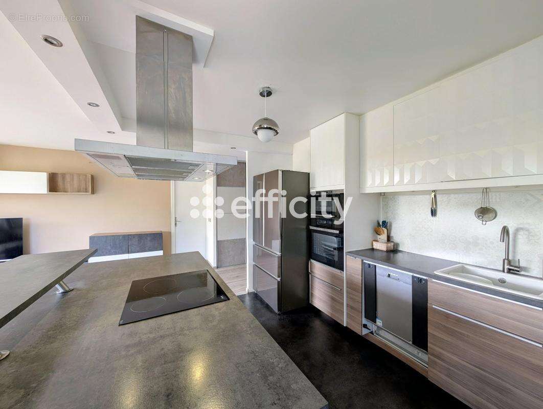Appartement 100 m² à Enghien-Les-Bains  - photo 6