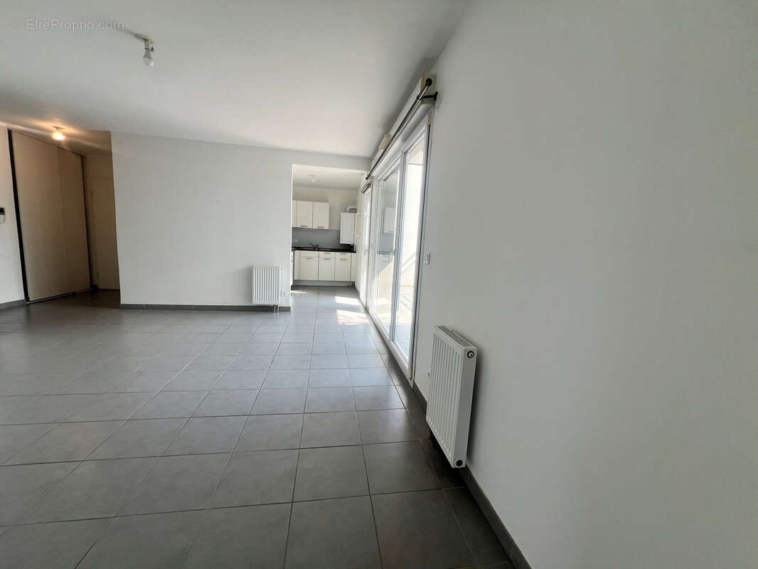 Clairmarais gare centre - appartement moderne type 2 de  50m2 + terrasse  + parking couvert - photo 4