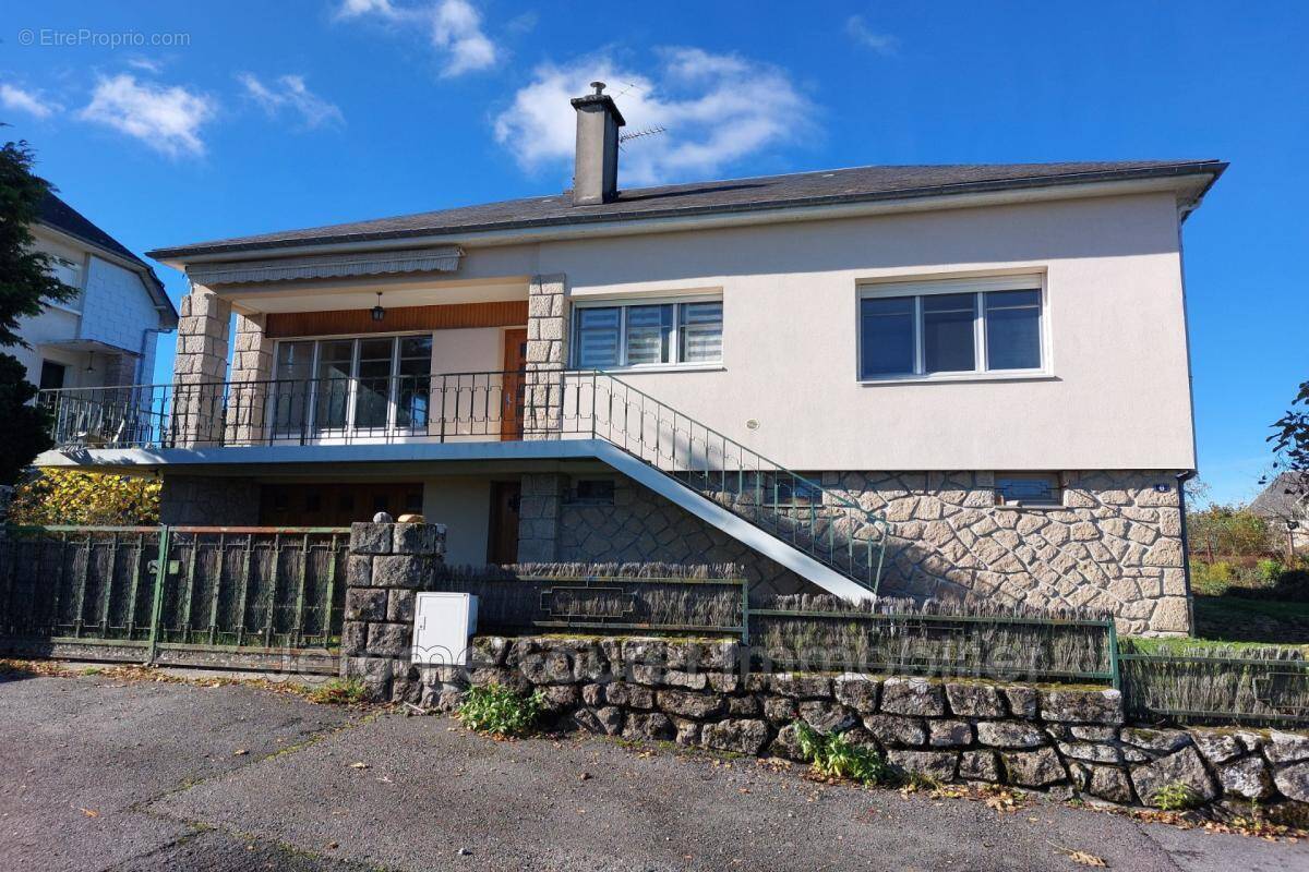 Maison à EGLETONS