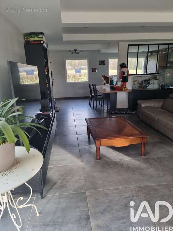 Photo 2 - Maison à MABLY