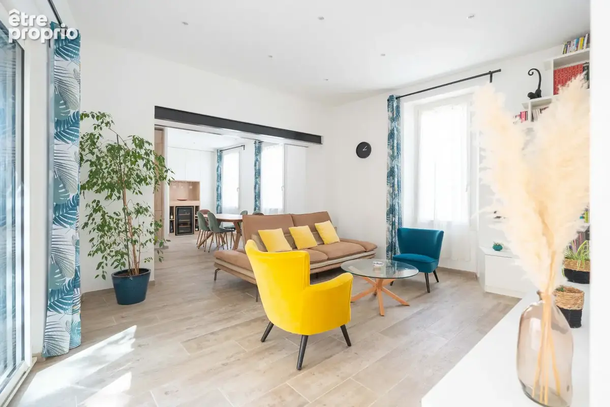 Triplex + deux terrasses + deux garages rare à la vente - photo 2