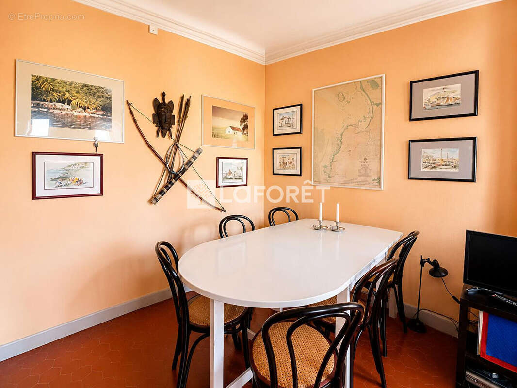 Appartement à MARSEILLE-1E