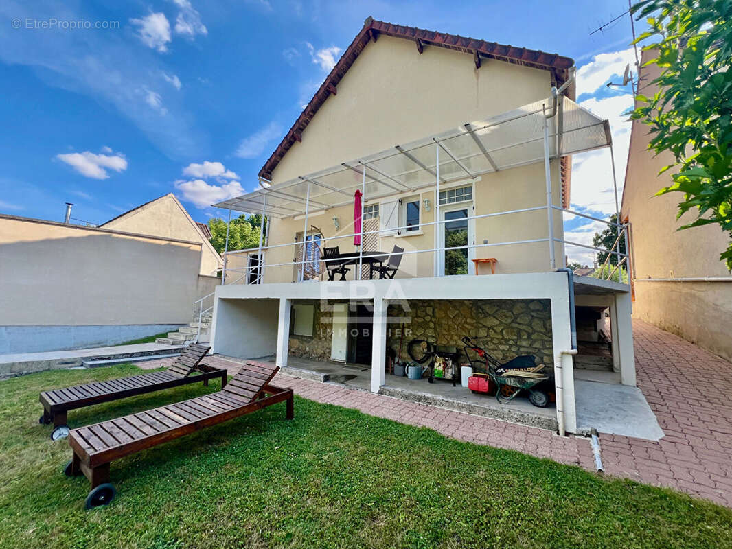 Maison à MONTEREAU-FAULT-YONNE