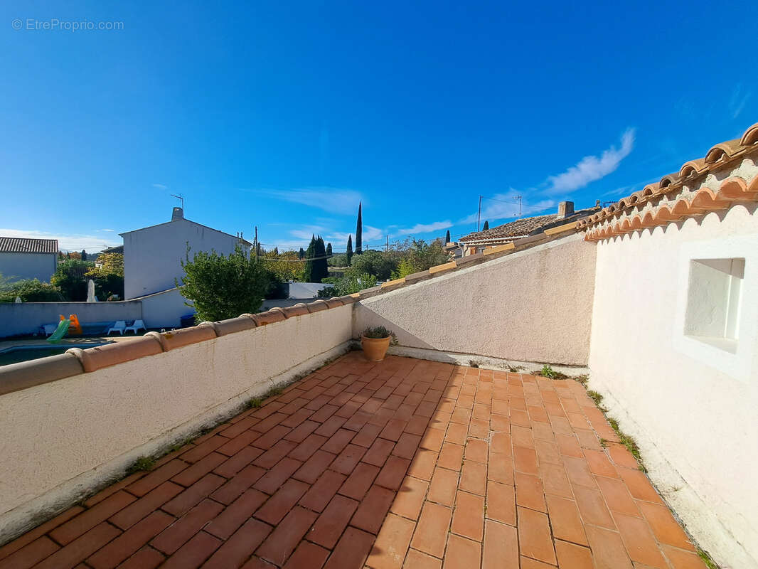 Maison à LE CASTELLET
