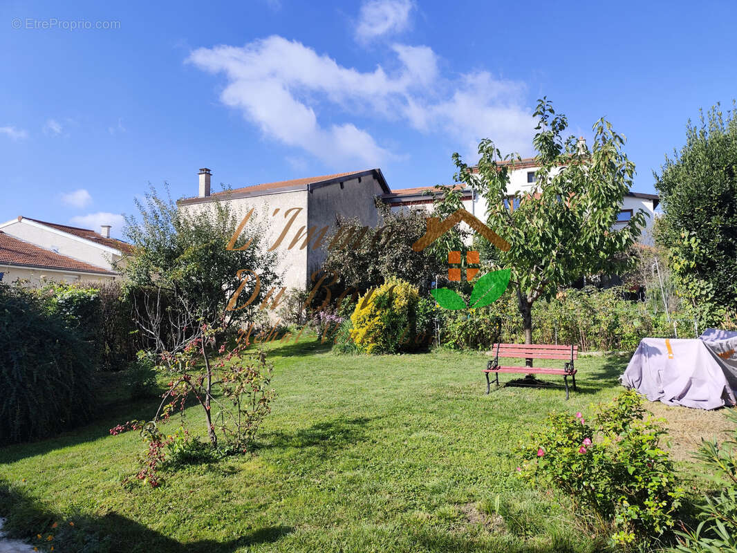 Appartement à SAINT-MARTIN-LA-PLAINE