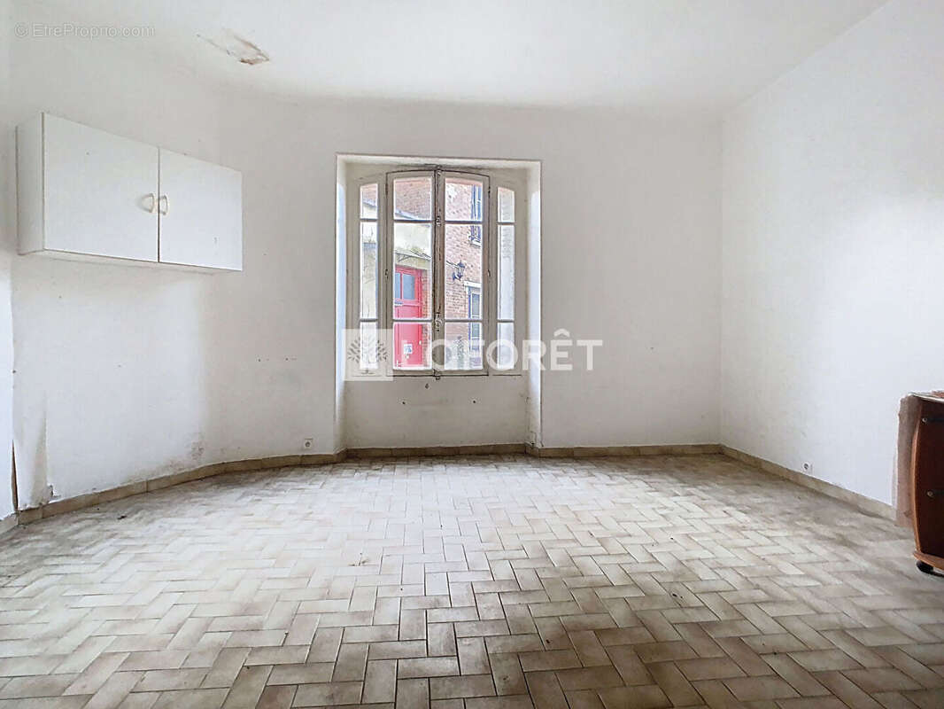 Appartement à VIENNE-LE-CHATEAU