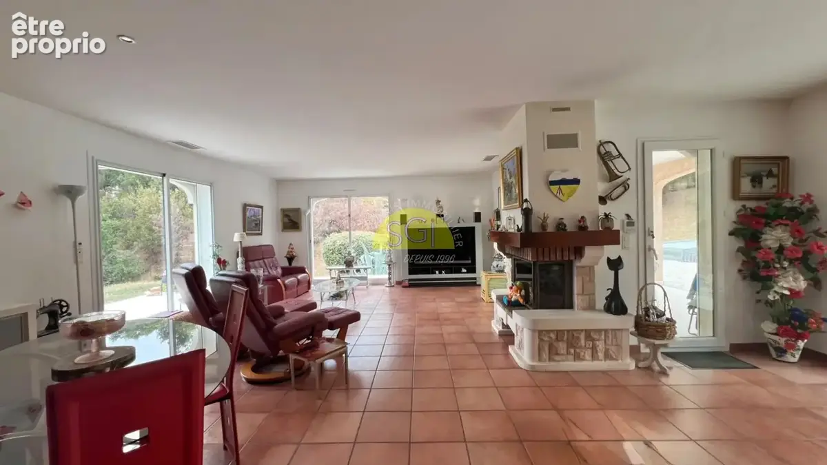 Belle villa climatisée de plain-pied avec piscine et garage sur 5 153 m² de terrain - photo 7