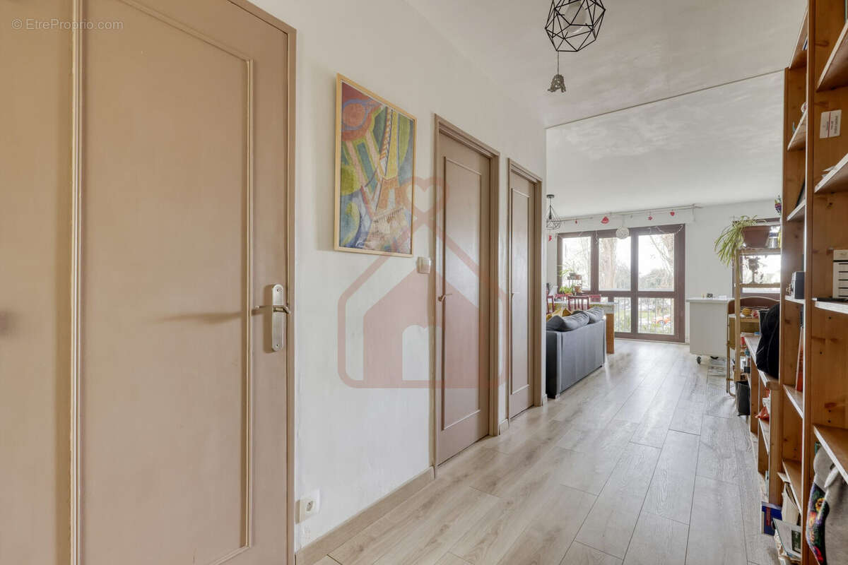COULOIR  - Appartement à VILLEJUIF