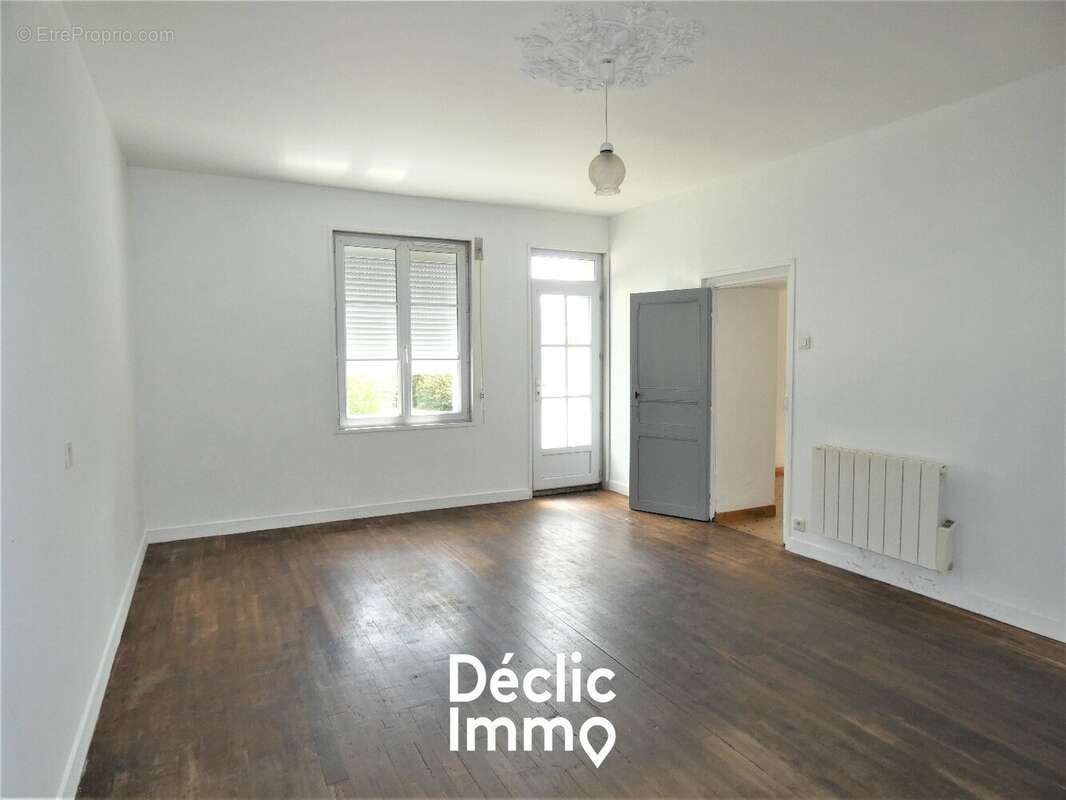 Maison à NIEUL-LE-DOLENT