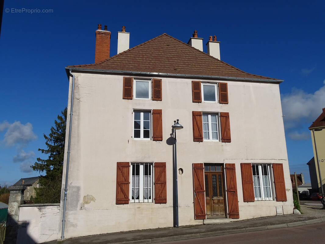Maison à CHATILLON-SUR-SEINE