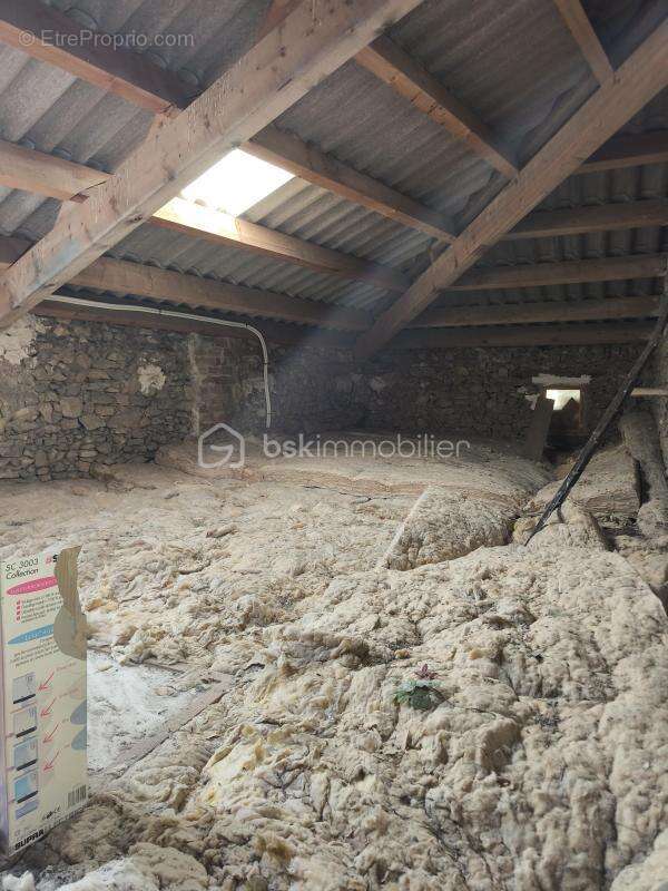 Maison de village T4 de  145 m² dont 65 m² de combles aménageables - photo 16