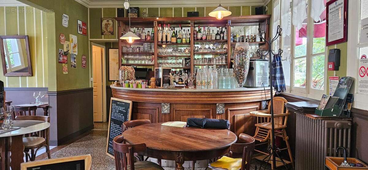 Photo 4 - Commerce à FONTAINEBLEAU