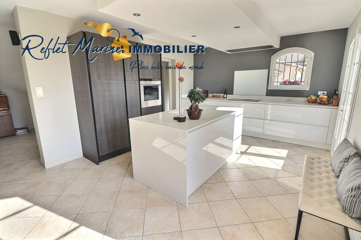 Maison à SAINT-CYR-SUR-MER