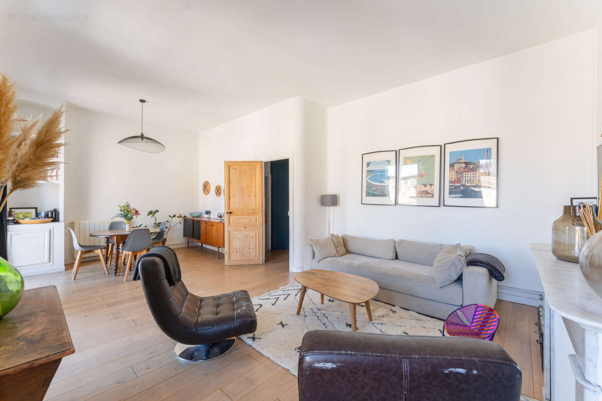 Appartement à MARSEILLE-6E