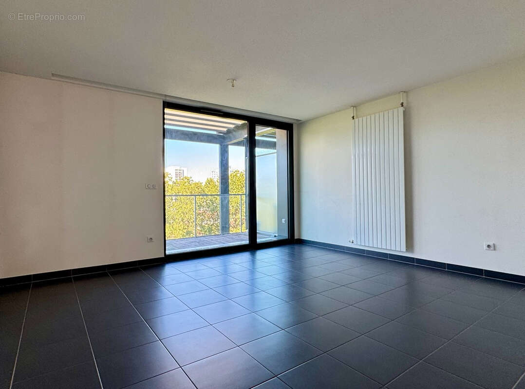 Appartement 2 pièces avec terrasse et vue bassin Vauban - Quartier Étoile - photo 2