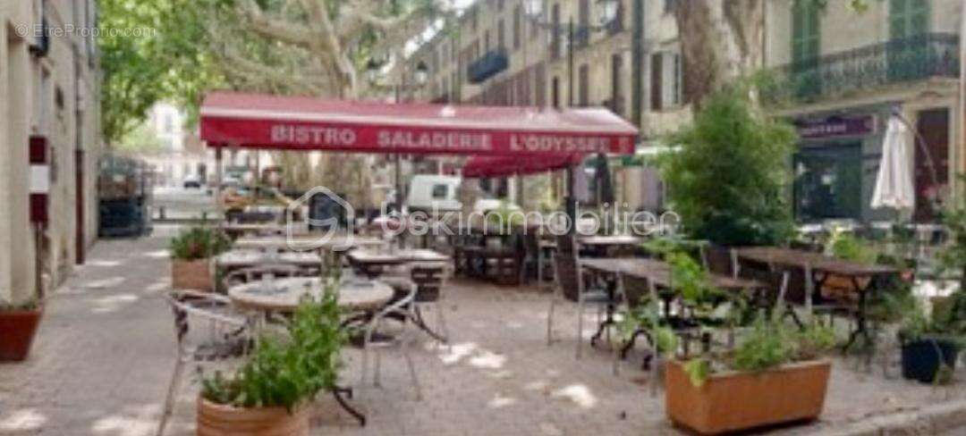 Commerce à SALERNES