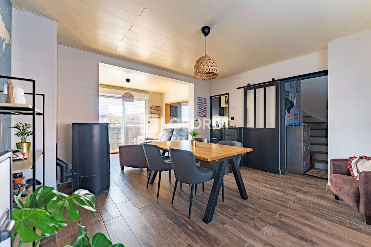 Maison à LAMBRES-LEZ-DOUAI