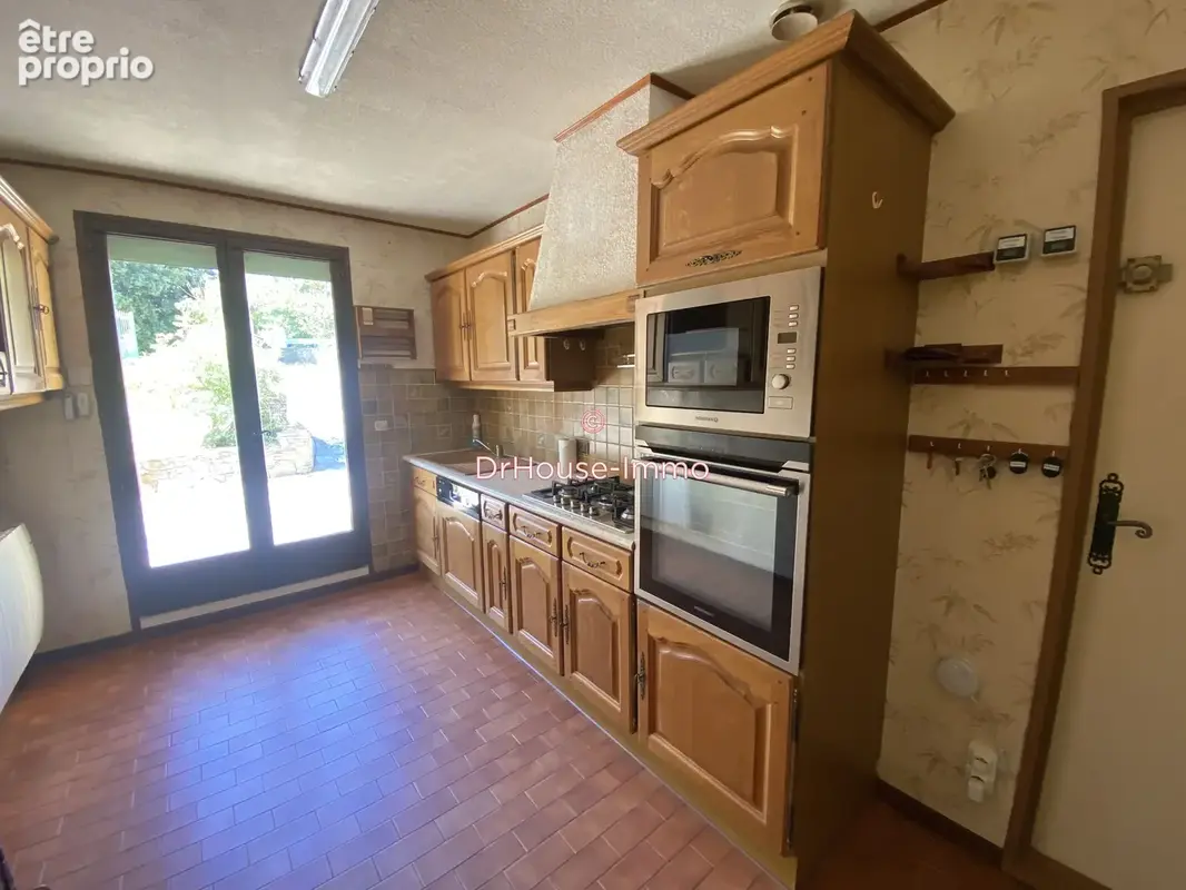 Maison 5 pièces 101 m² à vendre à Gareoult (83136) - photo 3