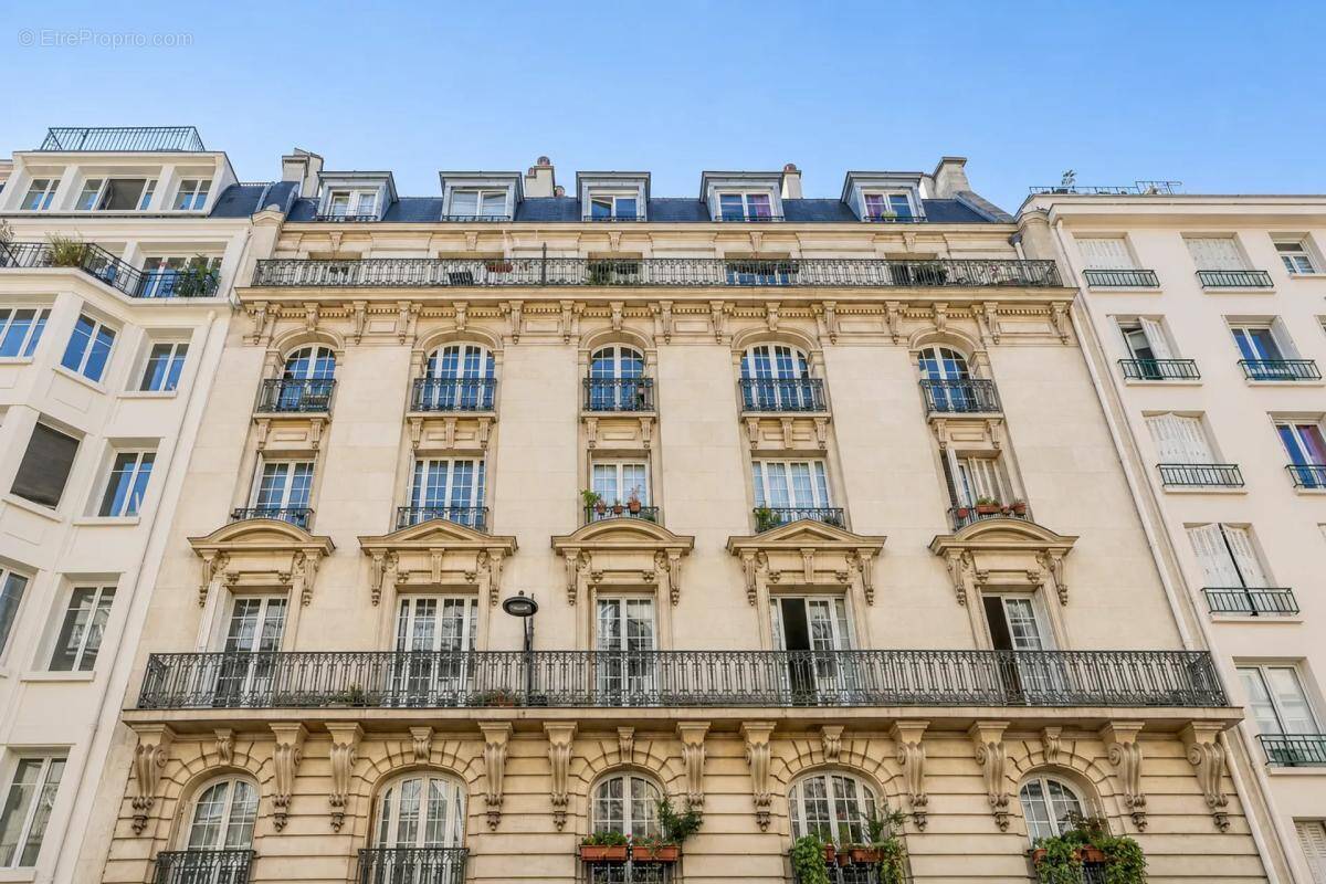 Appartement à PARIS-10E