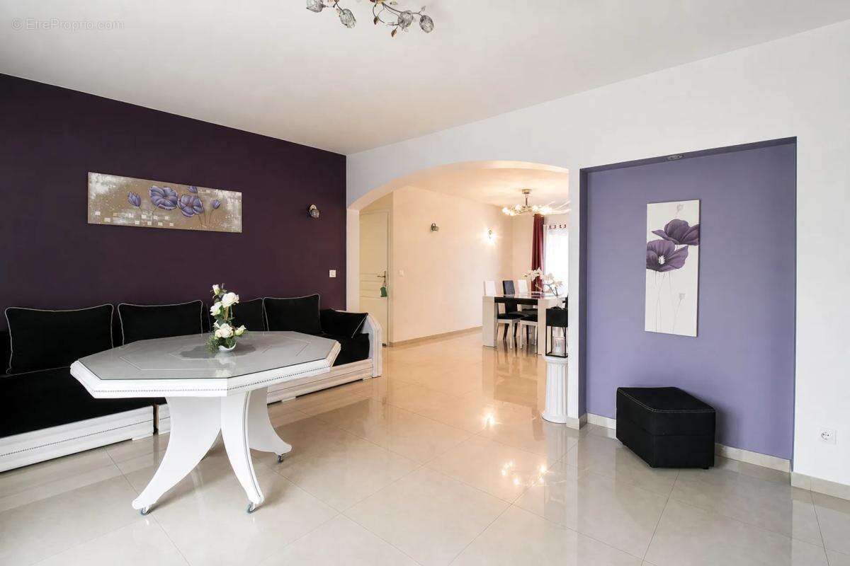 Maison 7 pièces de 197 m2 avec jardin en vente à Courtry - Idéal pour familles - photo 14