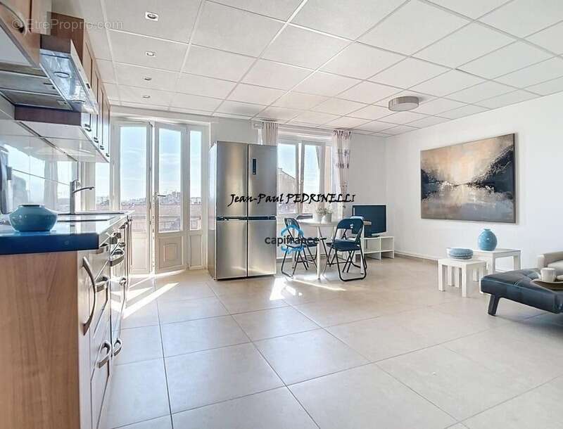 Appartement à LYON-8E
