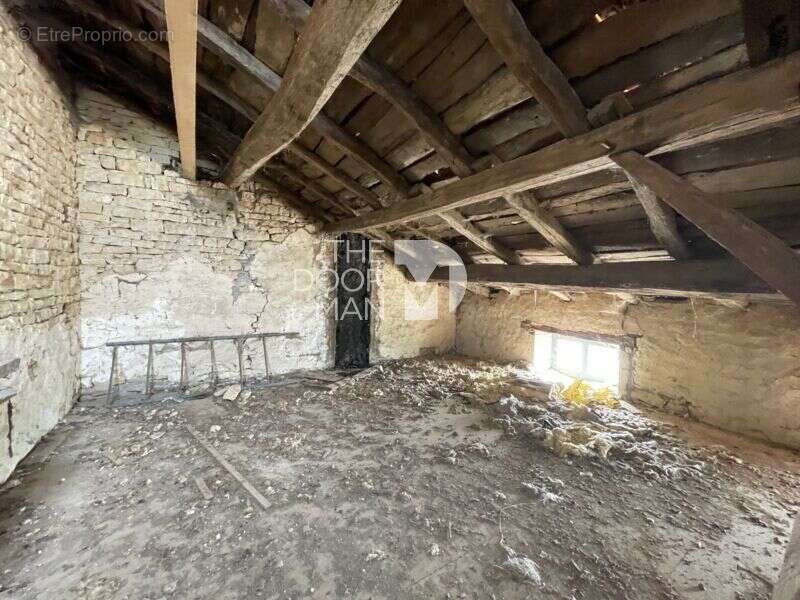 Maison à BRIAUCOURT