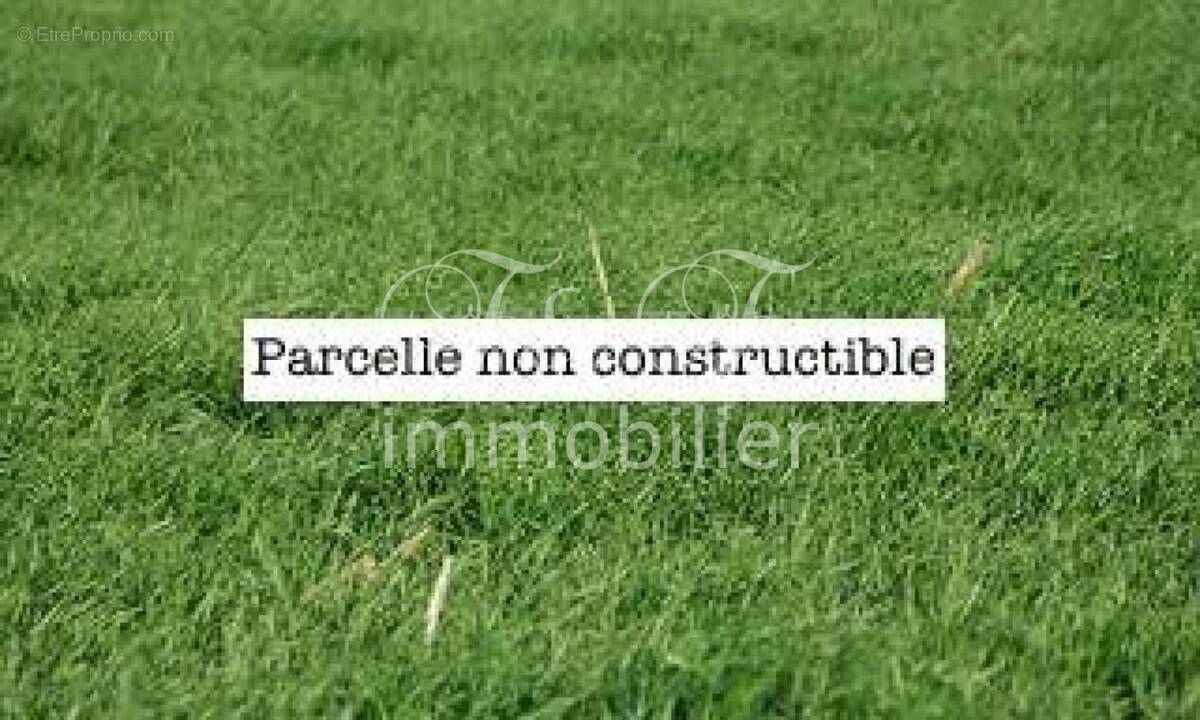 Terrain à FONTAINE-DE-VAUCLUSE