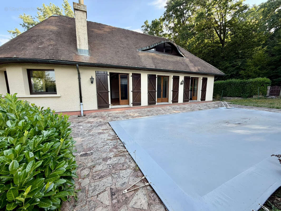 Vente superbe villa, 7 pièces, 188 m2, sur terrain de 16,70 ares avec piscine LURE - photo 3