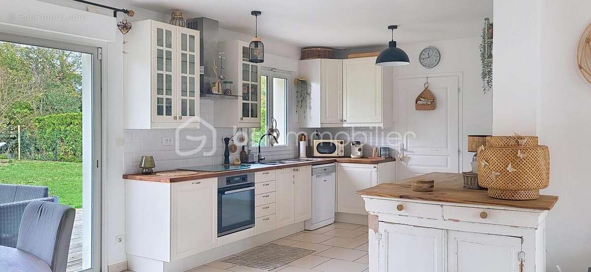 Maison à LE PLESSIER-ROZAINVILLERS