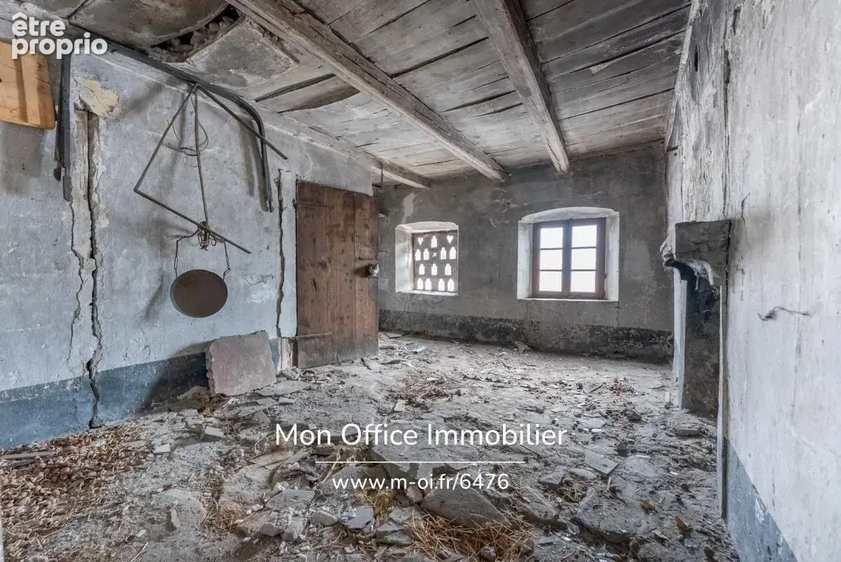 Référence : 6476-MTE. - Bâtisse à rénover - 600 m²- Terrain 3200 m² - photo 17