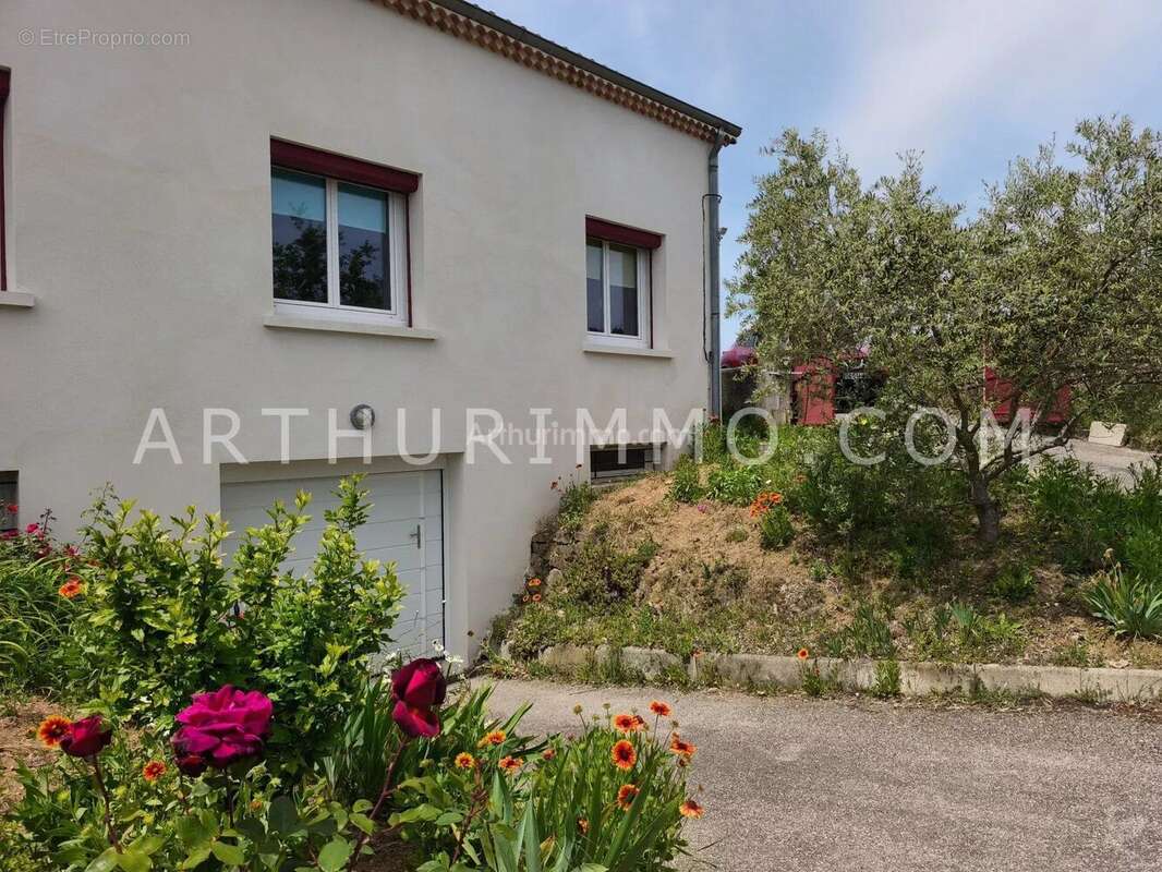 Maison à FELINES